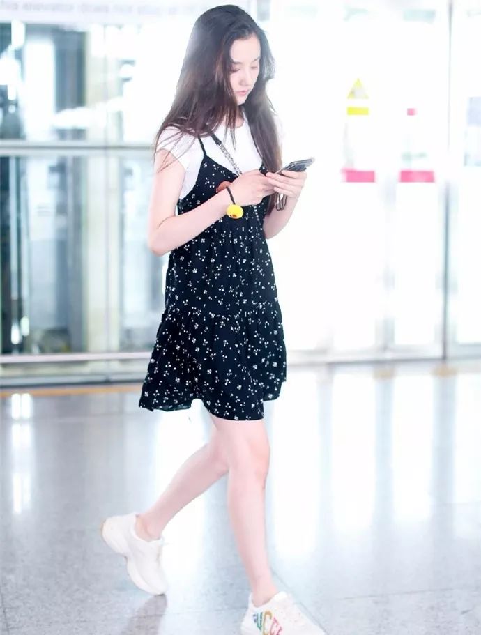 吴昕穿搭羽绒服,吴昕同款法式服装