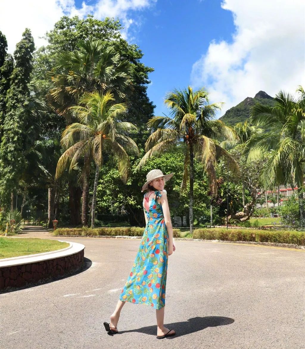 吴昕穿搭羽绒服,吴昕同款法式服装