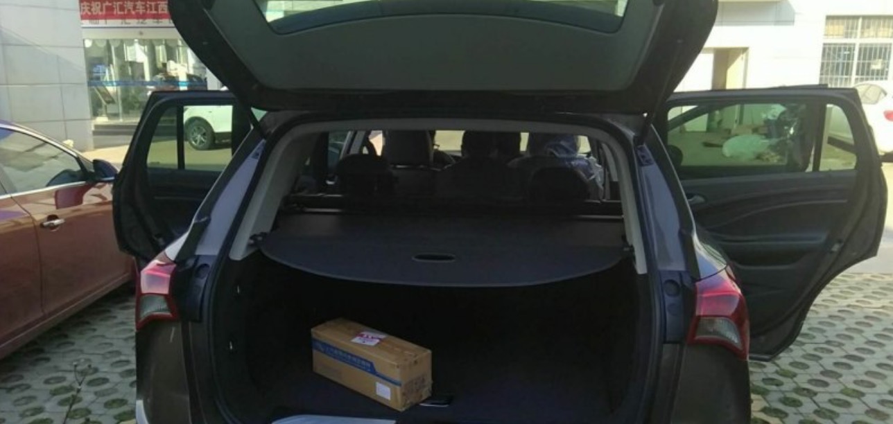 别克昂科威车主用车分享:有钱还得上2.0T,车内空间表现令人满意