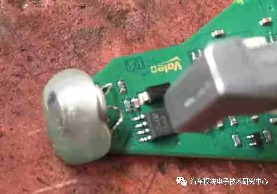 蒙迪欧致胜检测不到钥匙转向故障,蒙迪欧致胜转向系统已锁怎么解除