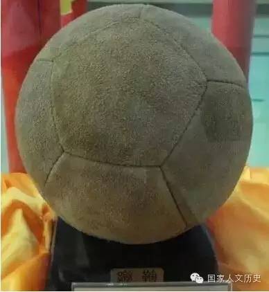 现代的足球是否由蹴鞠演变而来,蹴鞠和现代足球的区别