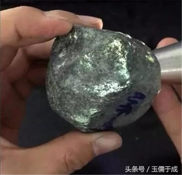 南齐敞口翡翠原石,南奇黄加绿原石