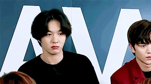 在家怎么把短发剪得有层次感,短发前方怎么剪得更自然