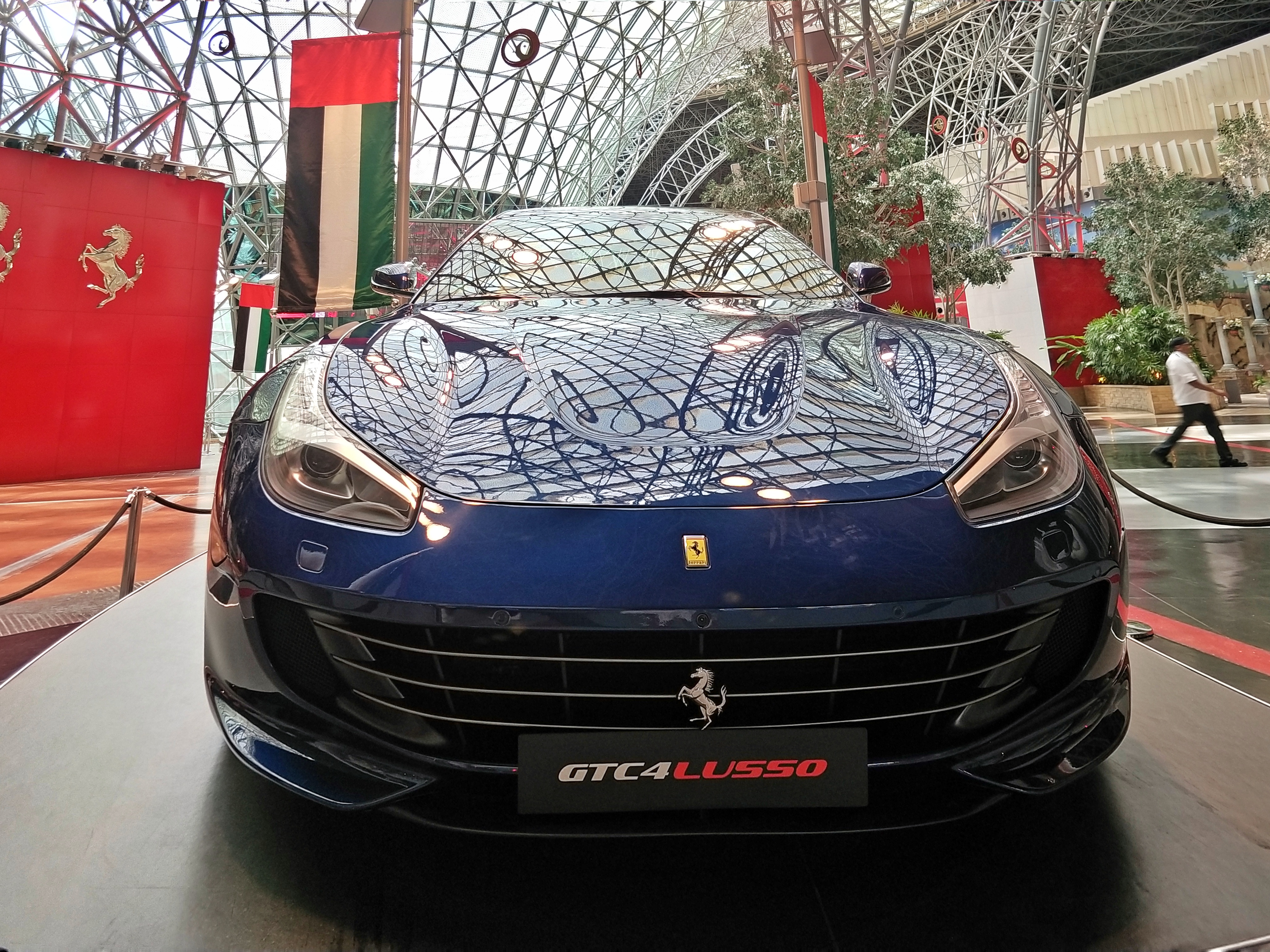 去阿联酋阿布扎比法拉利乐园玩,阿联酋迪拜法拉利公园