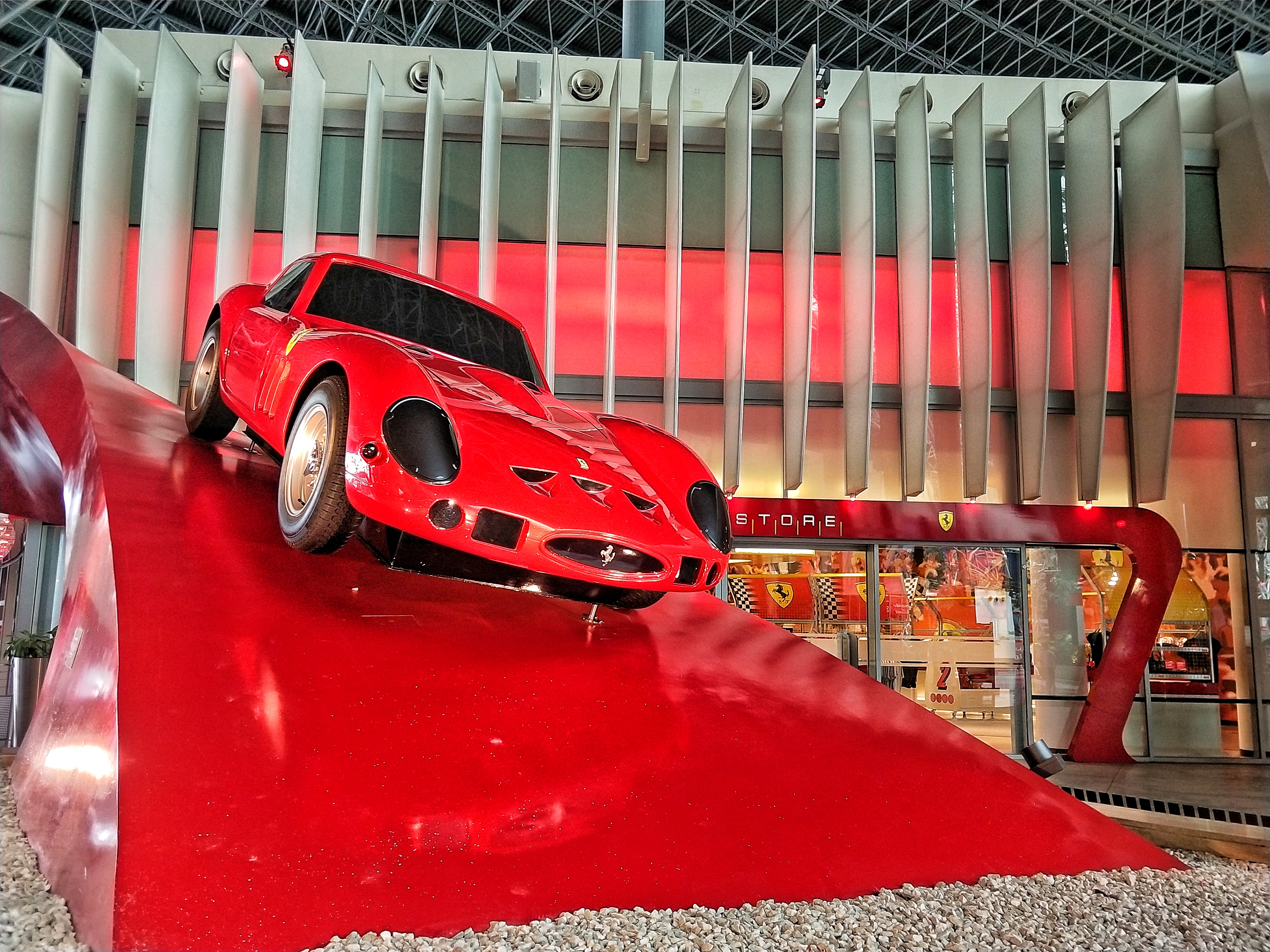 阿联酋法拉利主题公园的特点,阿布扎比法拉利公园图片