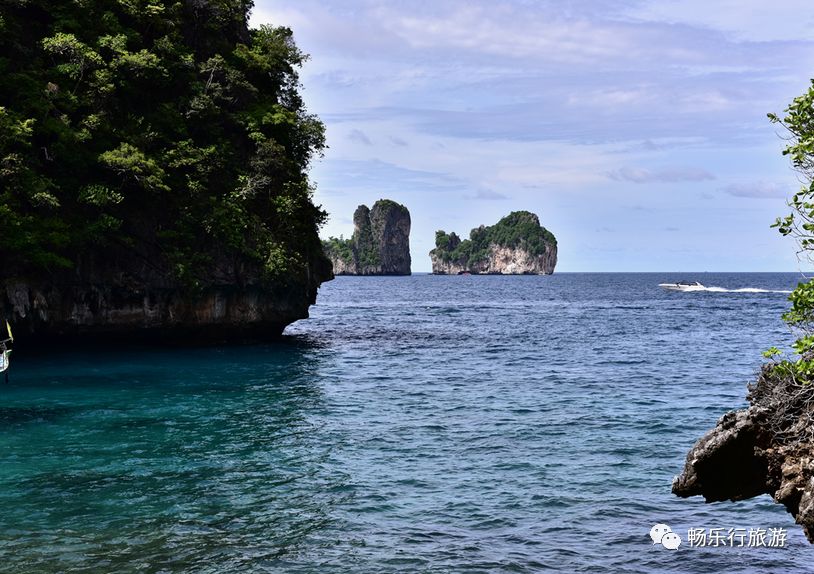 它是泰国最大的岛也是泰国最小的府，同时还有珍宝、金银岛的美称