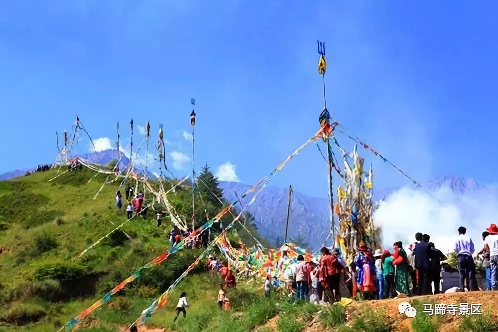 塔尔寺的晒佛节,一年一度的晒佛节