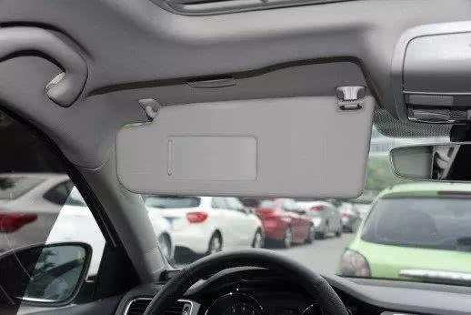 车上的这个功能千万别乱按,车上的几个小妙招关键时刻能保命