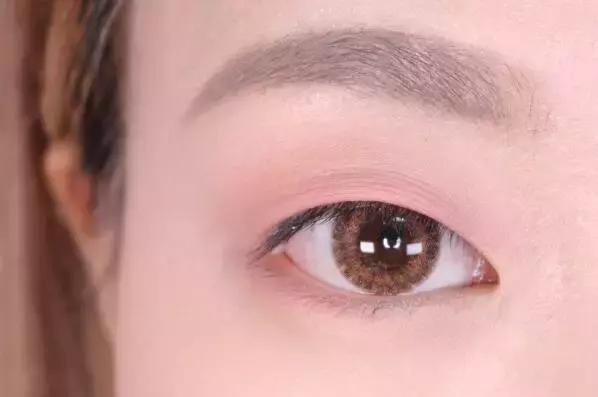 单眼皮适合的画眼线方法,单眼皮不同眼型怎么画眼线