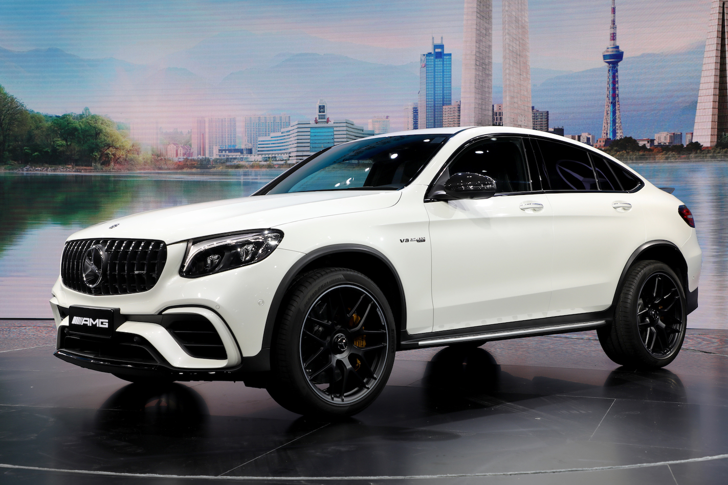 以客户为先以奋斗者为本,以客户为中心以奋斗者为本解读