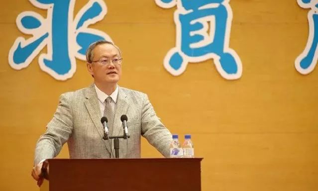 被*袜丝**毁掉的中国女人：审美力，才是一个人的核心竞争力