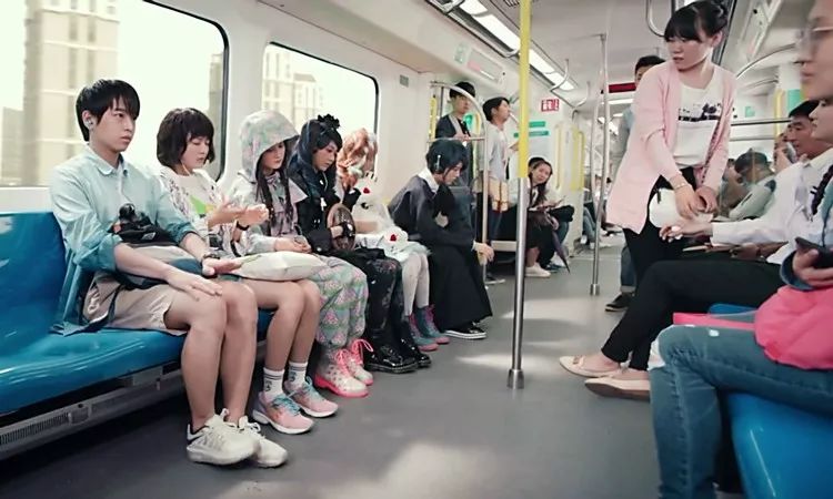 被*袜丝**毁掉的中国女人:审美力,才是一个人的核心竞争力