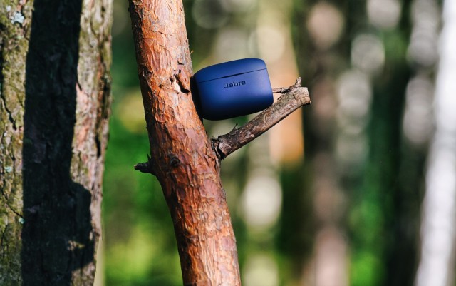 跑酷达人带你感受阻碍快感,捷波朗耳机蓝牙