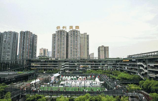 再大的雨水也洗刷不掉内心的痛,再大的雨水也洗刷不掉