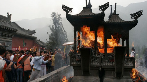 五台山考学祈福的寺庙,去五台山求官去哪个寺庙