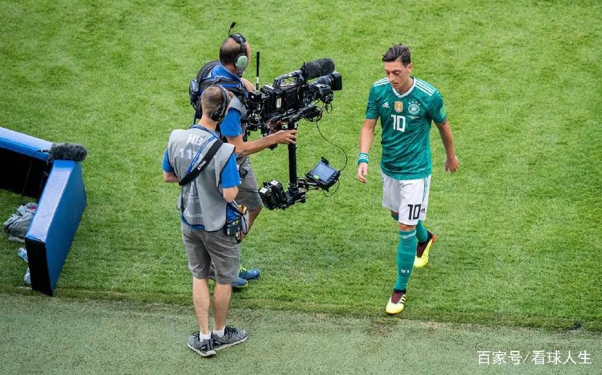 厄齐尔连发三份声明宣布退出德国国家队