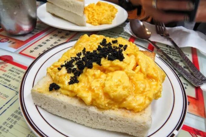 购物天堂里的市井味道：是古惑仔的码头，也是陈奕迅的“香港胃”