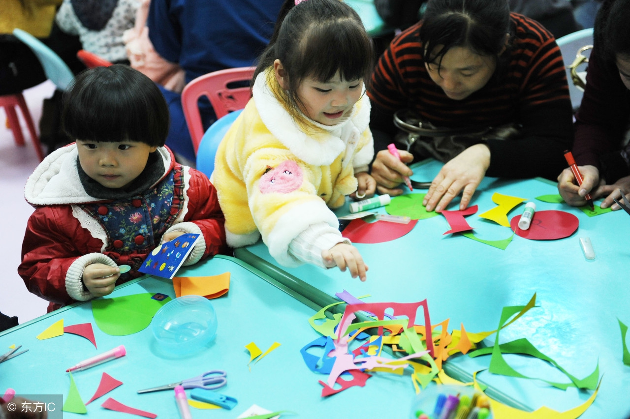 幼儿园拔萝卜绘本故事公开课教案,公开课教案模板格式幼儿园