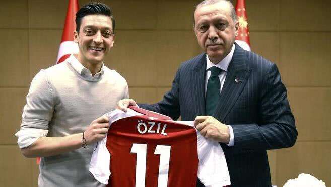 厄齐尔退出德国队,厄齐尔为什么退出国家队