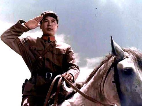 经典战争片《渡江侦察记》，儿时记忆，还记得“香烟洋火桂花糖”