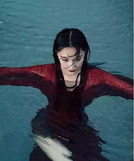 唐艺昕晒游玩美照新疆,特别甜美唐艺昕晒美照