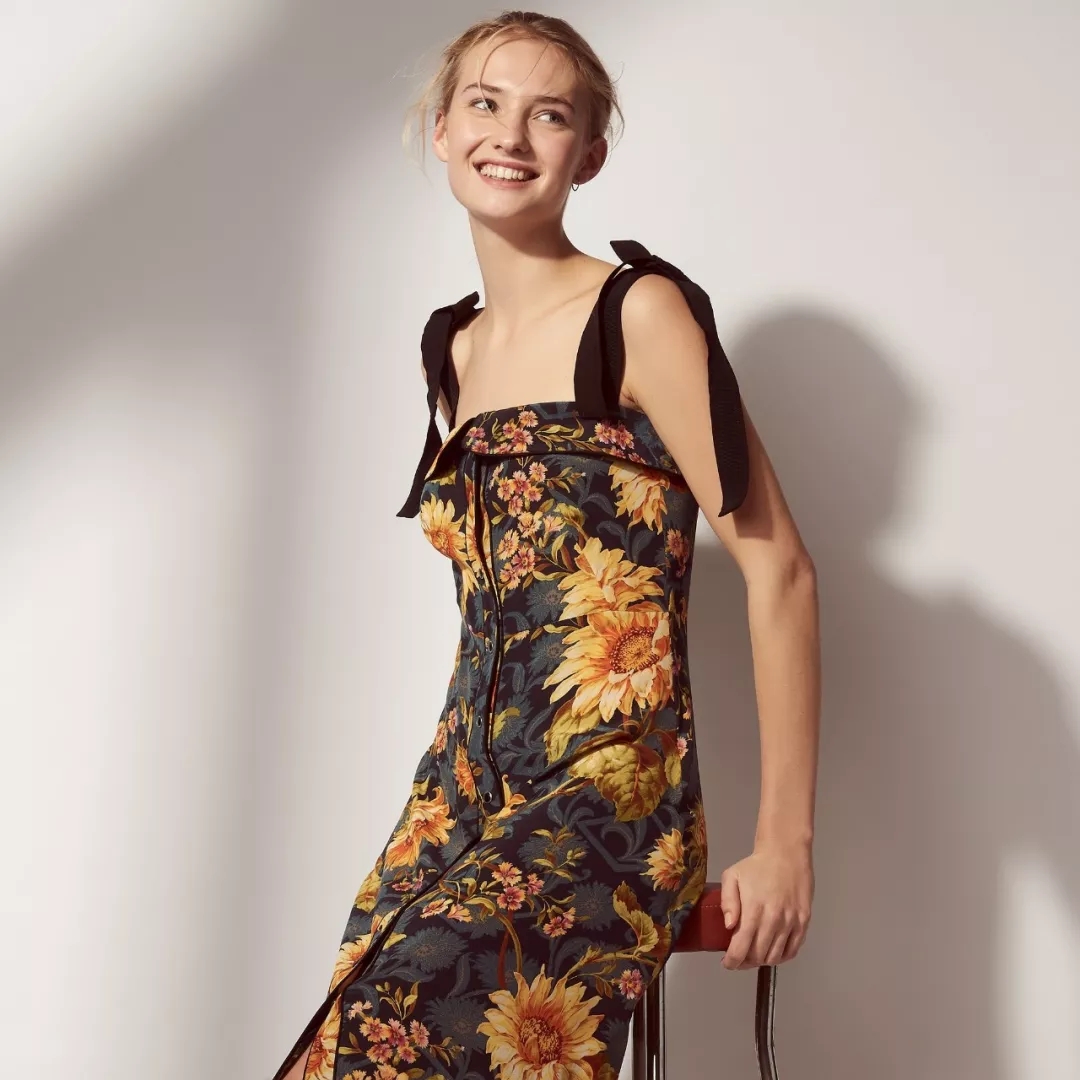 「逢逛必买」|“穿上她家的裙子,不去派对也该去喝一杯!”