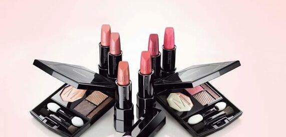 在中国流行的韩妆 (韩妆好用还是欧美装好用)