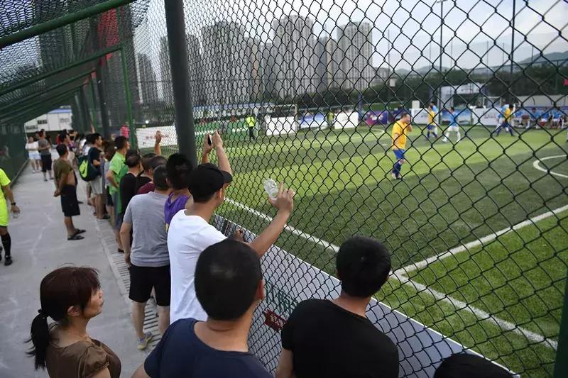 东部新区全民健身运动会,县域足球赛开赛掀起全民健身热