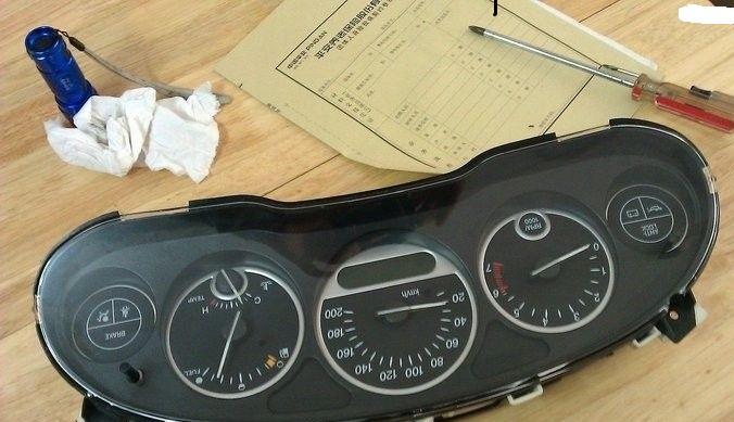 别克君威仪表盘速度表不亮了,君威仪表里程不显示