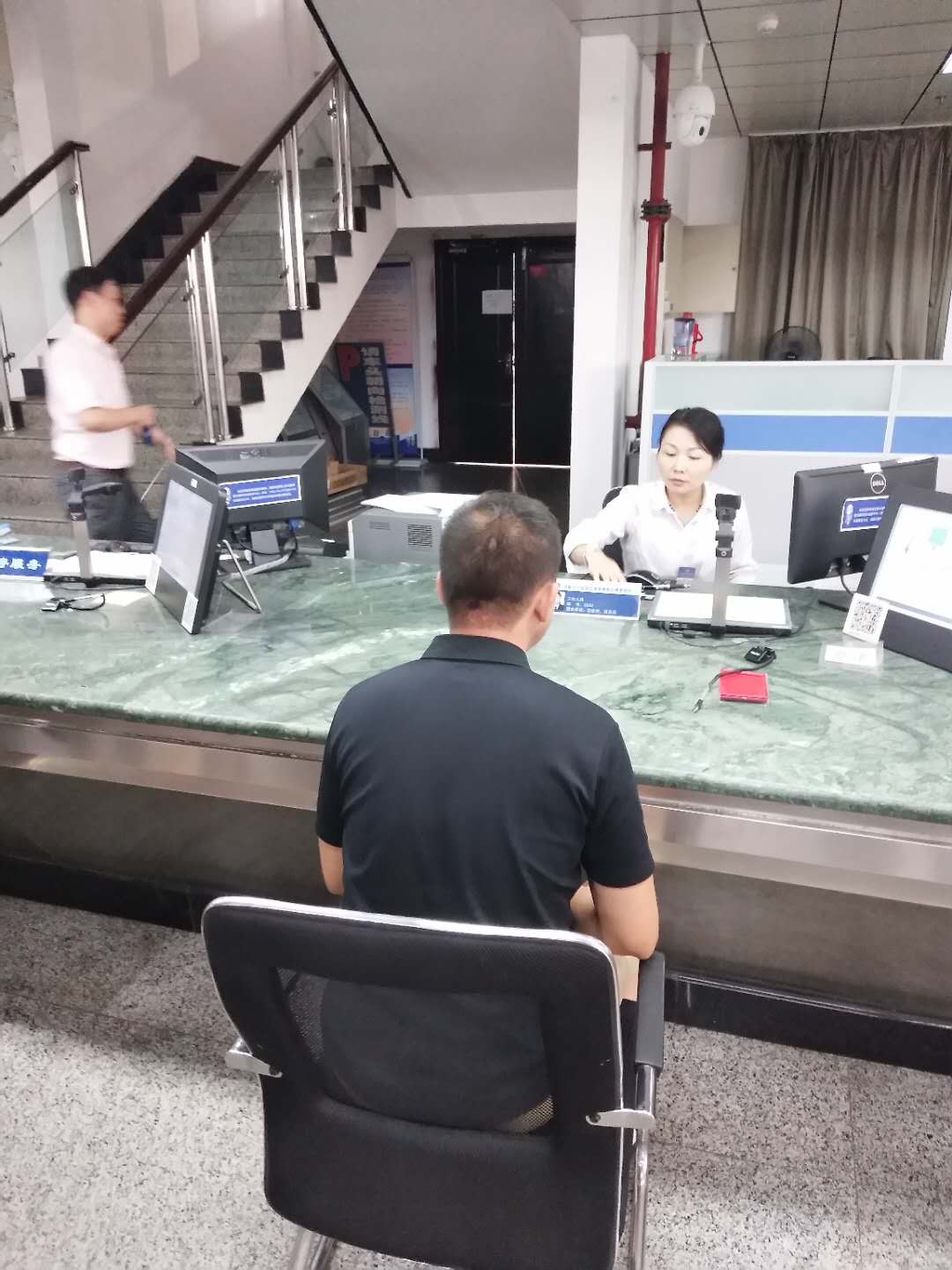 带身份证去能补办行驶证吗,补驾驶证行驶证的业务的办理流程