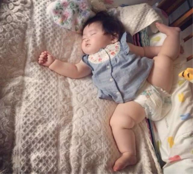 孩子说梦话缺什么维生素,宝宝总说梦话