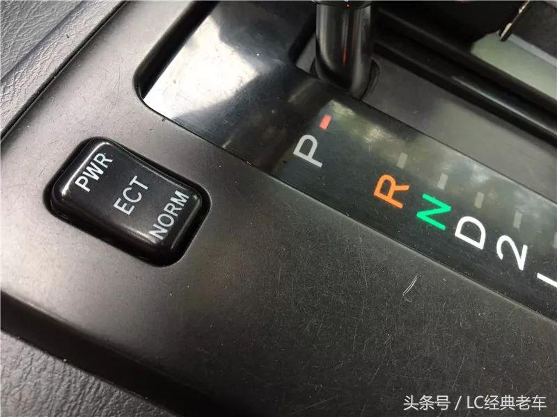 丰田皇冠j55,15款丰田皇冠优缺点