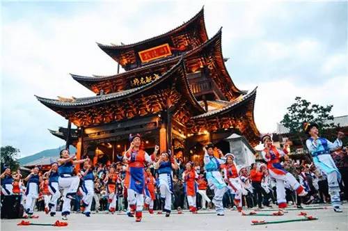 宁可错过世界杯也不要错过云南的火把节！