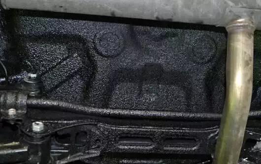 汽车底盘装甲一般需要喷几瓶,汽车底盘装甲和护板哪个好用