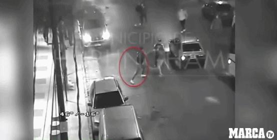 世界杯门将枪杀事件,阿根廷门将被刺真实视频