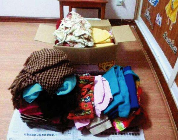 床头有这几样东西建议赶紧扔掉,床头有这几样东西建议大家扔掉