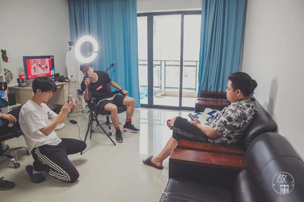 中国式草根网红，这一群95后用20天做起了一个百万粉抖音大号