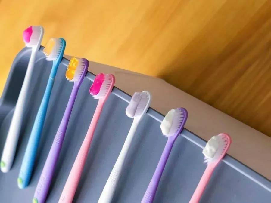 牙膏测评高露洁防蛀牙膏,牙膏推荐测评云南白药朗健