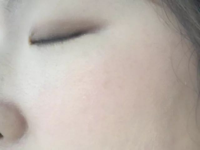 nars腮红液体和粉状,nars高潮腮红打在颧骨还是脸颊