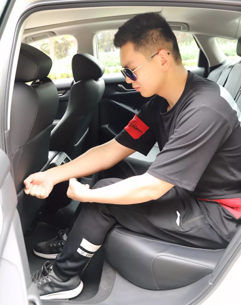 车主总结十代半雅阁的9个优缺点,雅阁2021款第十代雅阁油电混合