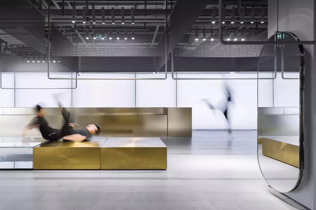 新作首发｜墟之峡谷.上海UR旗舰店！