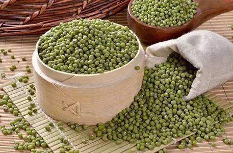 炎热夏天一定少不了喝一碗绿豆汤,教你五分钟煮出绿豆汤夏天解暑