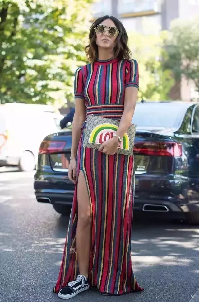 宽条纹和细条纹搭配,黑白条纹和白黑条纹怎么搭配