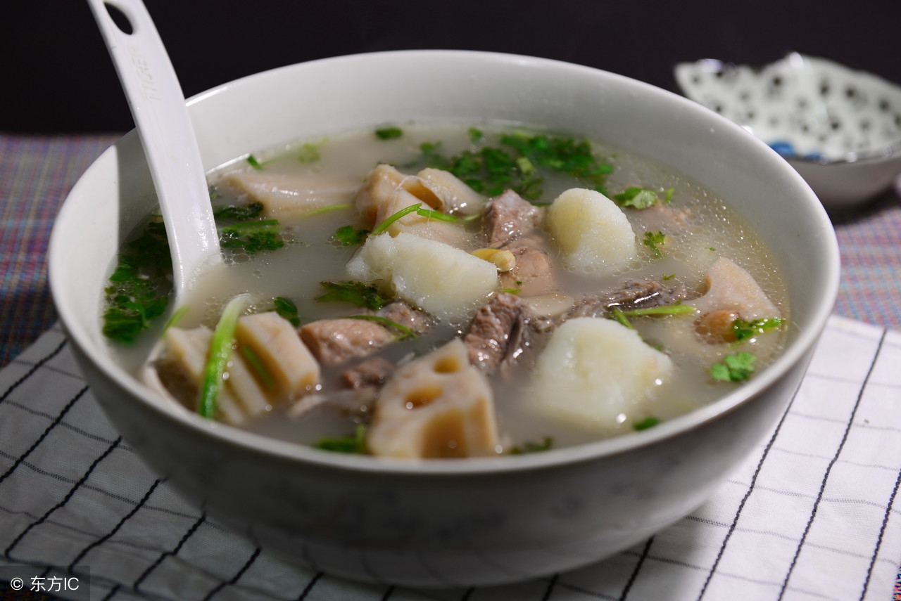 夏天为何容易气血不足？老中医：女人只有养于内，才能美于外！