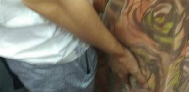 乱摸年轻女生大腿，地铁内逗留两小时，夏日女生必读防狼术