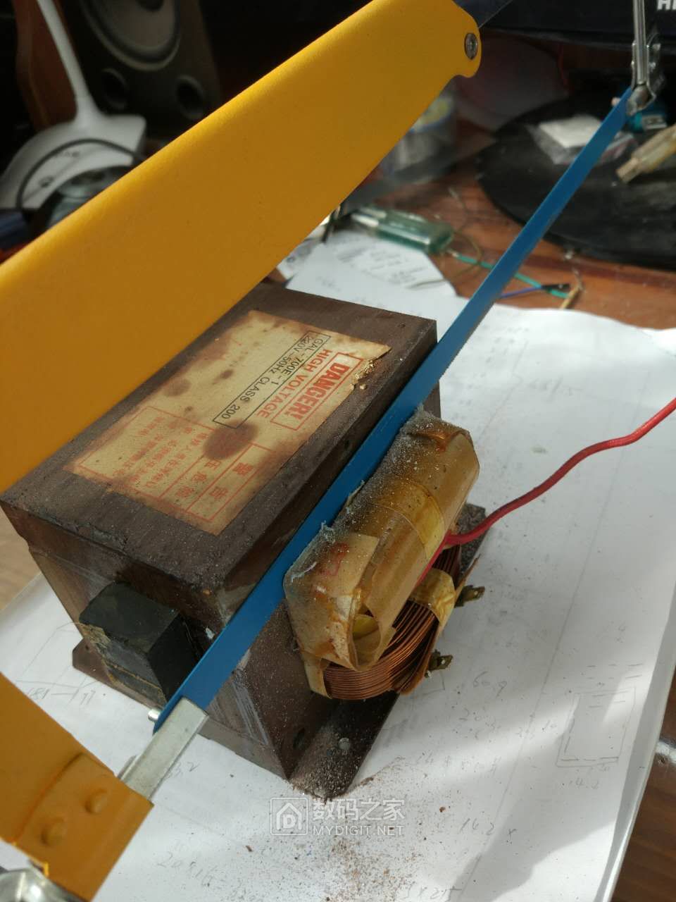 怎样拆微波炉变压器才能改点焊机,报废微波炉改点焊机