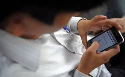 手机贴水凝膜好还是贴钢化膜好,手机要不要贴膜最佳选择