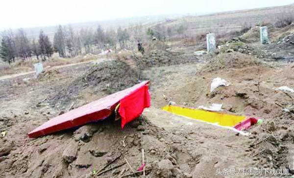 农村人去世不火化土葬犯法吗,农村人埋葬的办法