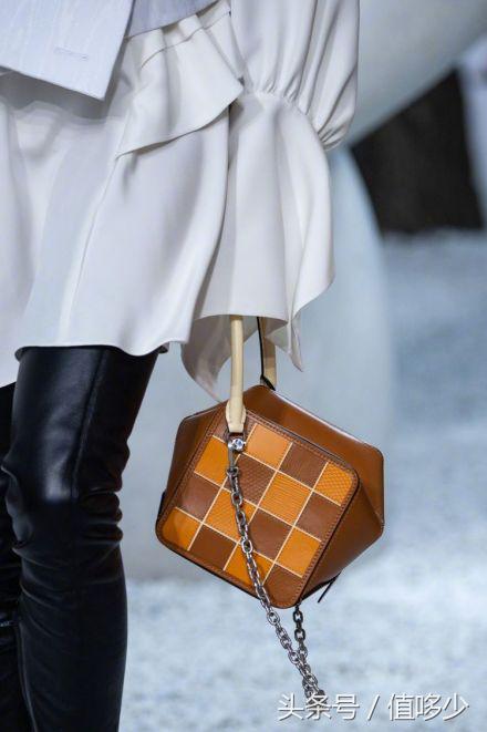 lv最值得入手新款包,lv入门必买十款包五合一