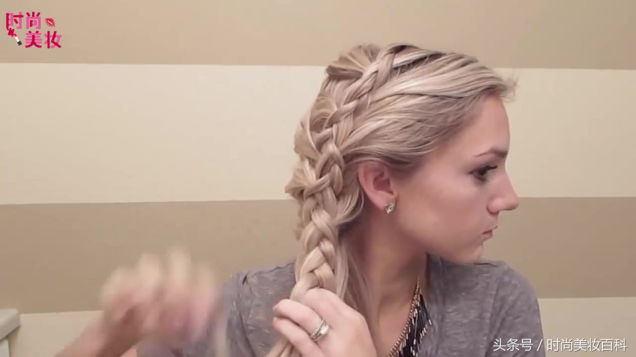 鱼骨辫编发教程,怎么编织人鱼马尾辫